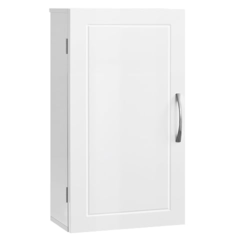 Armoire murale blanche à porte encastrée installée au-dessus d’une vasque claire dans une salle de bain lumineuse.