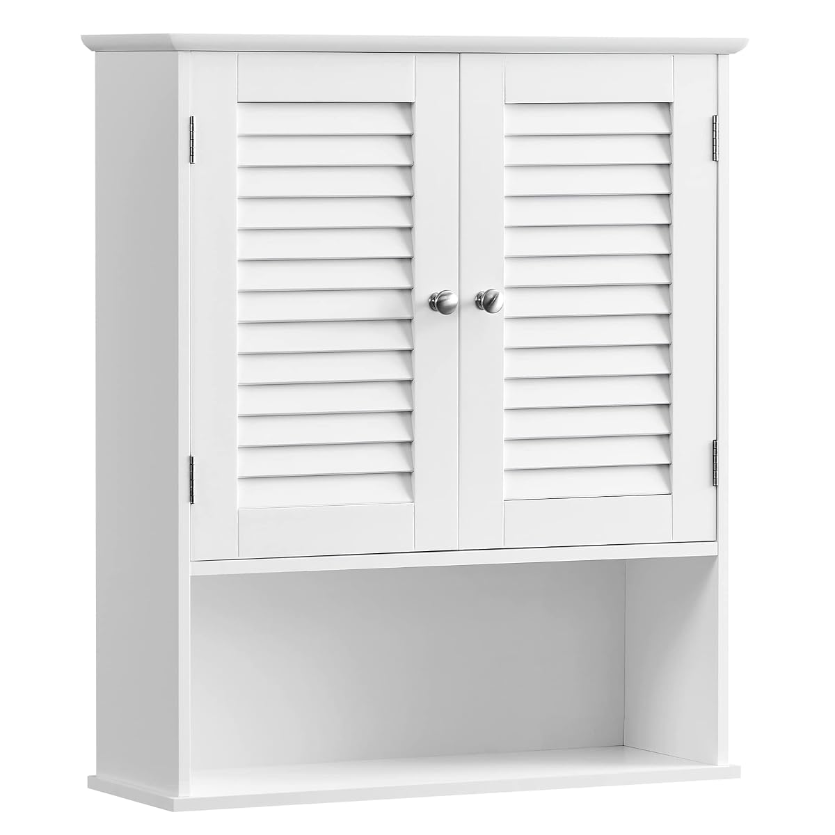 Armoire murale blanche à deux portes à lamelles, étagère ouverte et tablette réglable au-dessus d’une vasque.