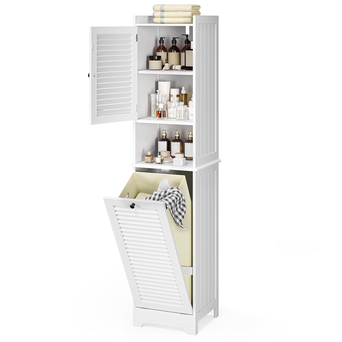Armoire haute blanche à portes à lamelles avec panier à linge amovible dans une salle de bain lumineuse