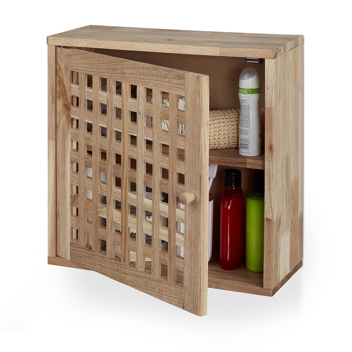 Armoire murale en bois ton noyer, avec porte quadrillée, installée au-dessus d’une vasque claire